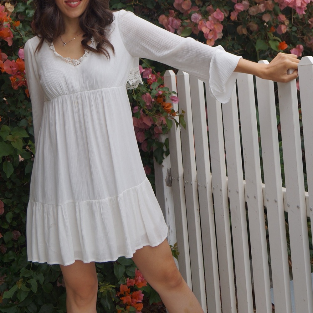 Socialite White Dress w/crochet & open back Size XS - Picture 2 of 7
